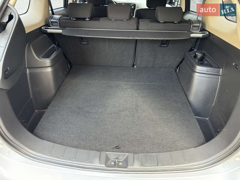 Внедорожник / Кроссовер Mitsubishi Outlander 2013 в Виннице