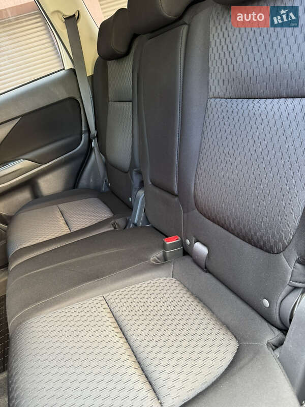 Внедорожник / Кроссовер Mitsubishi Outlander 2013 в Виннице