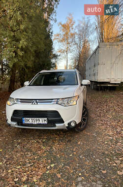 Позашляховик / Кросовер Mitsubishi Outlander 2014 в Хмельницькому