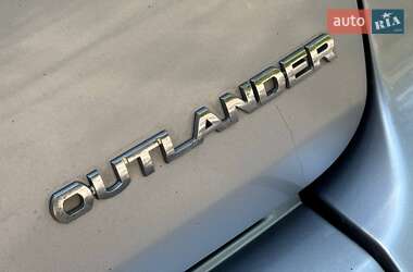 Внедорожник / Кроссовер Mitsubishi Outlander 2008 в 