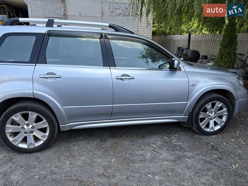 Внедорожник / Кроссовер Mitsubishi Outlander 2009 в Славянске