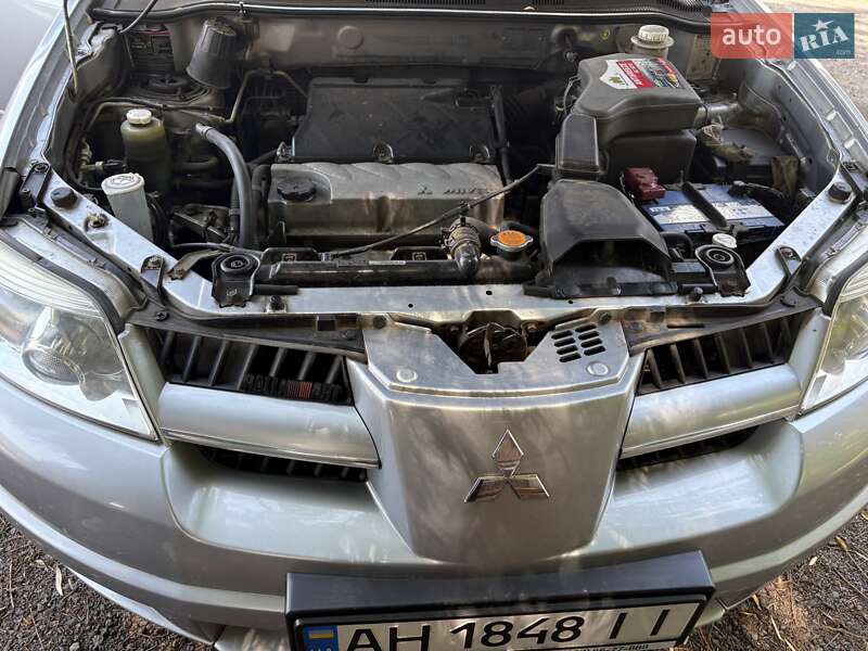 Внедорожник / Кроссовер Mitsubishi Outlander 2009 в Славянске