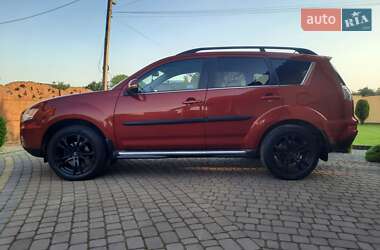 Внедорожник / Кроссовер Mitsubishi Outlander 2012 в Стрые