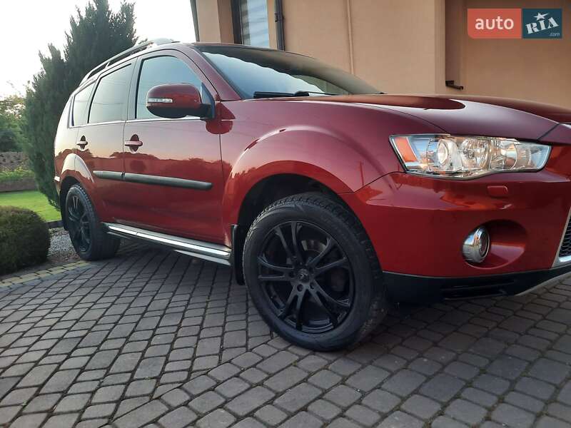 Внедорожник / Кроссовер Mitsubishi Outlander 2012 в Стрые