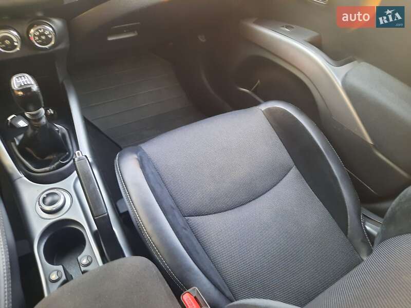 Внедорожник / Кроссовер Mitsubishi Outlander 2012 в Стрые
