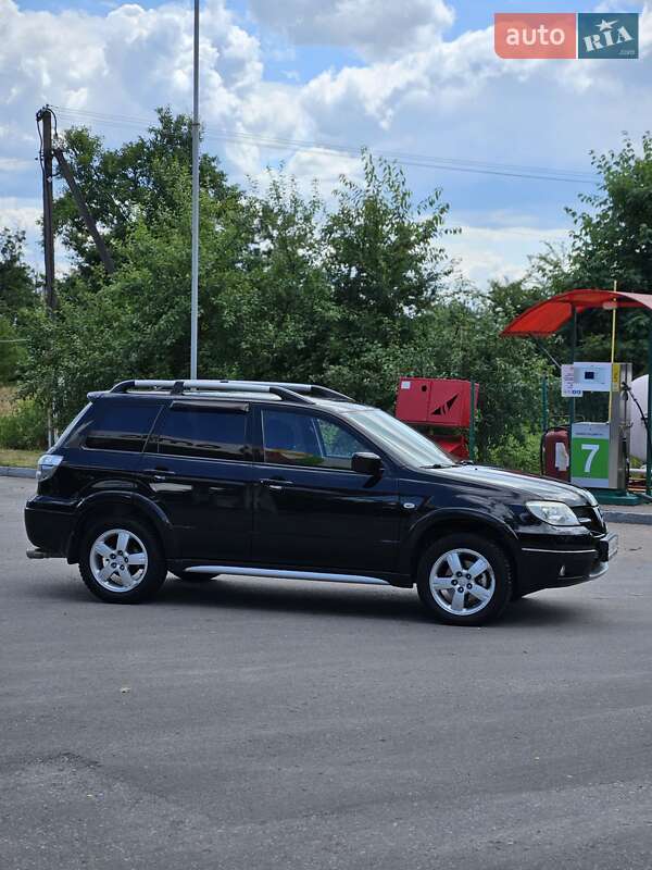 Внедорожник / Кроссовер Mitsubishi Outlander 2007 в Конопнице