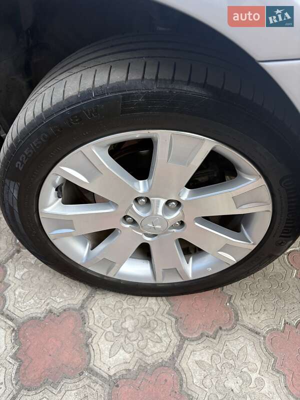 Внедорожник / Кроссовер Mitsubishi Outlander 2009 в Славянске