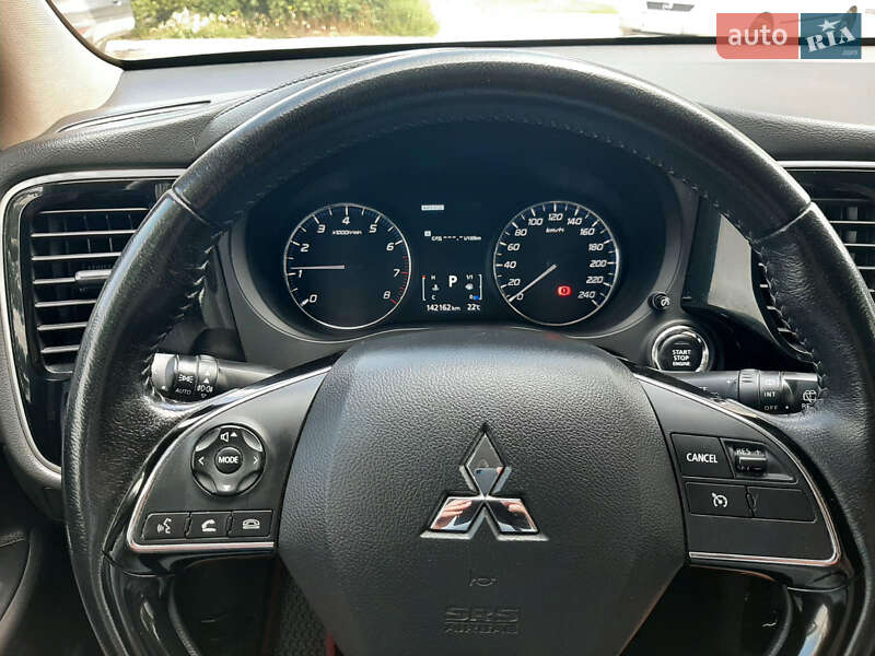 Внедорожник / Кроссовер Mitsubishi Outlander 2019 в Полтаве
