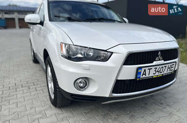 Внедорожник / Кроссовер Mitsubishi Outlander 2010 в 