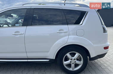 Внедорожник / Кроссовер Mitsubishi Outlander 2010 в 