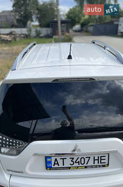 Внедорожник / Кроссовер Mitsubishi Outlander 2010 в 