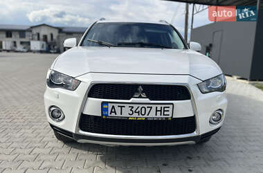 Внедорожник / Кроссовер Mitsubishi Outlander 2010 в 
