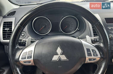 Внедорожник / Кроссовер Mitsubishi Outlander 2010 в 
