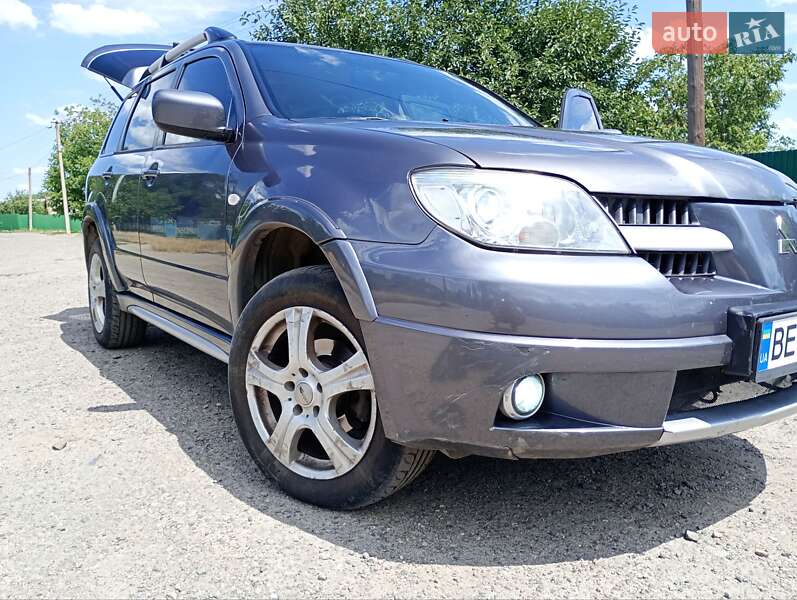 Внедорожник / Кроссовер Mitsubishi Outlander 2008 в Николаеве