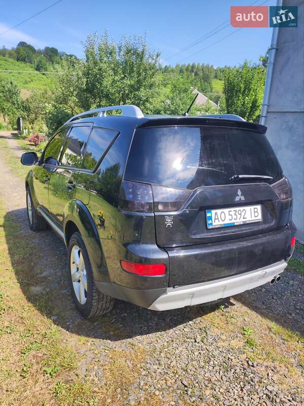 Позашляховик / Кросовер Mitsubishi Outlander 2006 в Сваляві фото 9 Позашляховик / Кросовер Mitsubishi Outlander 2006 в Сваляві