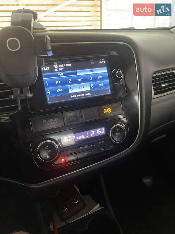 Внедорожник / Кроссовер Mitsubishi Outlander 2012 в Славянске