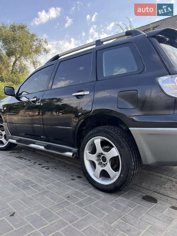 Внедорожник / Кроссовер Mitsubishi Outlander 2004 в Николаеве