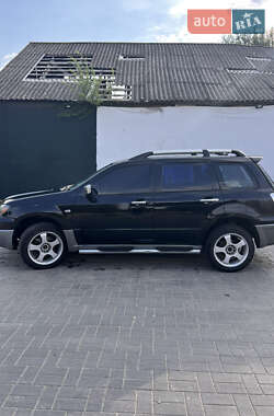 Внедорожник / Кроссовер Mitsubishi Outlander 2004 в 