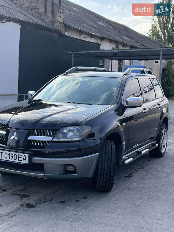 Внедорожник / Кроссовер Mitsubishi Outlander 2004 в Николаеве