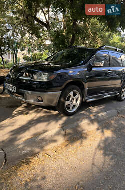 Внедорожник / Кроссовер Mitsubishi Outlander 2004 в 