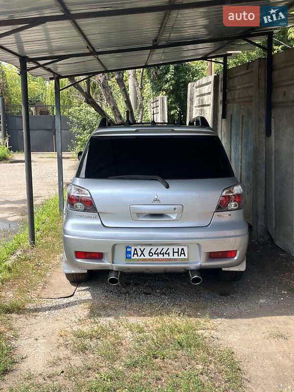 Позашляховик / Кросовер Mitsubishi Outlander 2004 в Харкові