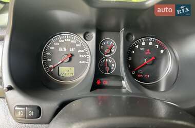 Внедорожник / Кроссовер Mitsubishi Outlander 2004 в 
