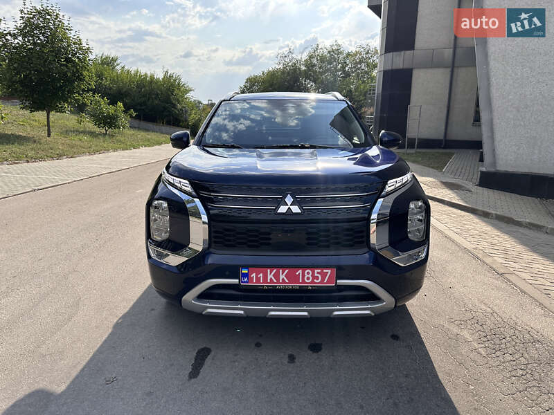 Внедорожник / Кроссовер Mitsubishi Outlander 2022 в Запорожье