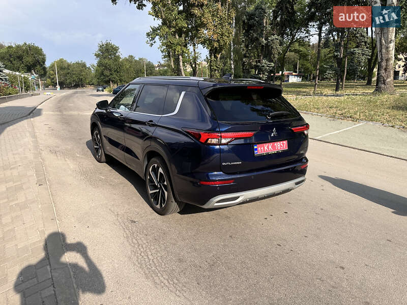 Внедорожник / Кроссовер Mitsubishi Outlander 2022 в Запорожье