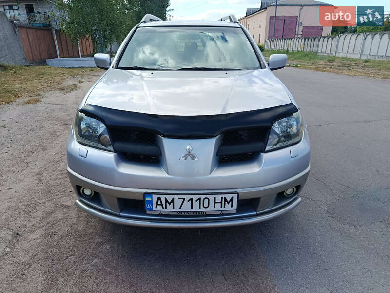 Внедорожник / Кроссовер Mitsubishi Outlander 2003 в Коростене