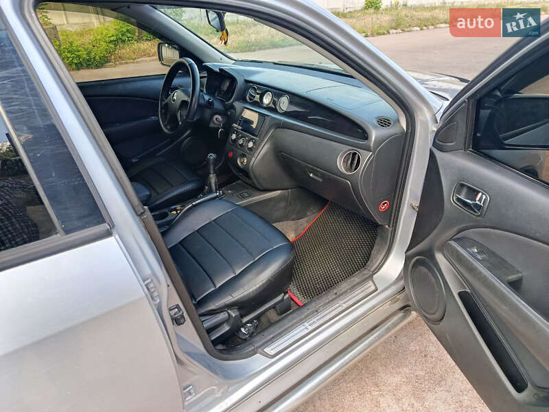 Внедорожник / Кроссовер Mitsubishi Outlander 2003 в Коростене