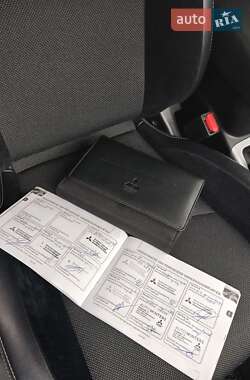 Внедорожник / Кроссовер Mitsubishi Outlander 2010 в 