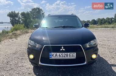 Внедорожник / Кроссовер Mitsubishi Outlander 2010 в 