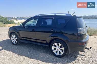 Внедорожник / Кроссовер Mitsubishi Outlander 2010 в 