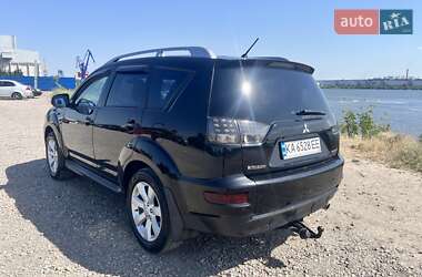 Внедорожник / Кроссовер Mitsubishi Outlander 2010 в 