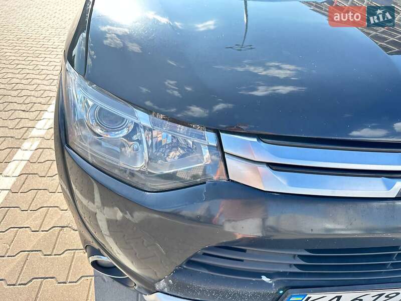 Позашляховик / Кросовер Mitsubishi Outlander 2014 в Києві