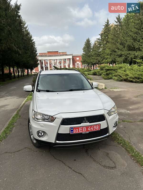 Внедорожник / Кроссовер Mitsubishi Outlander 2011 в Кривом Роге