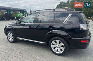 Внедорожник / Кроссовер Mitsubishi Outlander 2011 в 