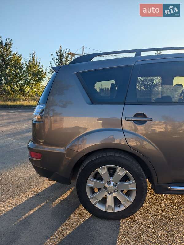 Внедорожник / Кроссовер Mitsubishi Outlander 2011 в Ровно фото 6 Внедорожник / Кроссовер Mitsubishi Outlander 2011 в Ровно
