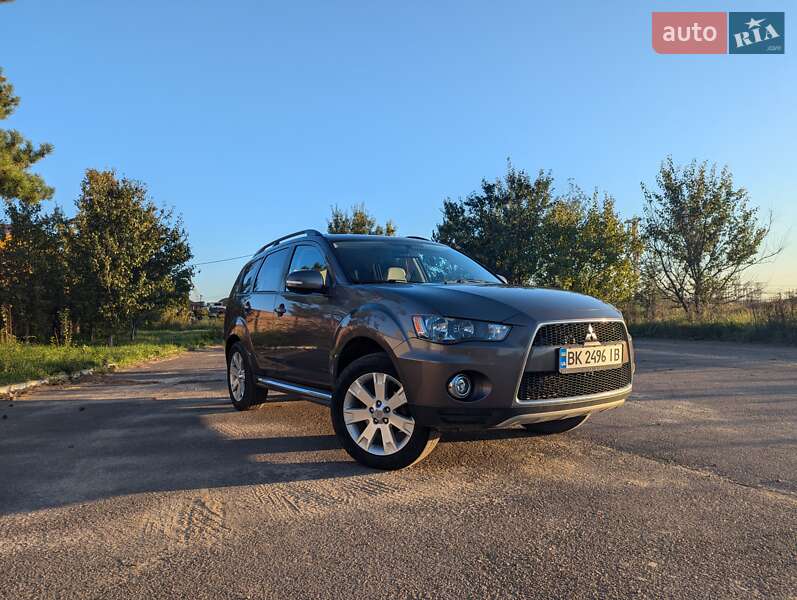 Внедорожник / Кроссовер Mitsubishi Outlander 2011 в Ровно фото 7 Внедорожник / Кроссовер Mitsubishi Outlander 2011 в Ровно