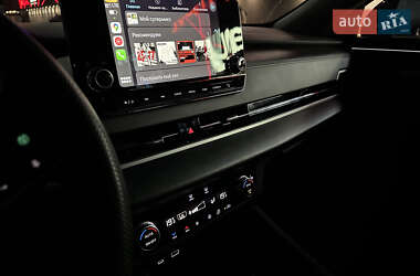 Внедорожник / Кроссовер Mitsubishi Outlander 2022 в 
