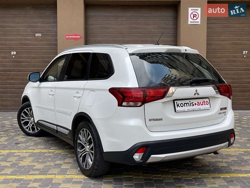 Позашляховик / Кросовер Mitsubishi Outlander 2015 в Вінниці