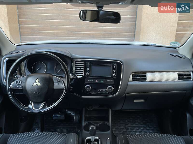 Позашляховик / Кросовер Mitsubishi Outlander 2015 в Вінниці