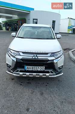 Позашляховик / Кросовер Mitsubishi Outlander 2021 в Лубнах