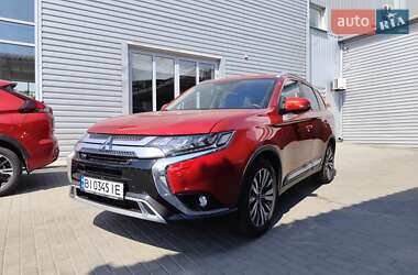 Внедорожник / Кроссовер Mitsubishi Outlander 2022 в Полтаве