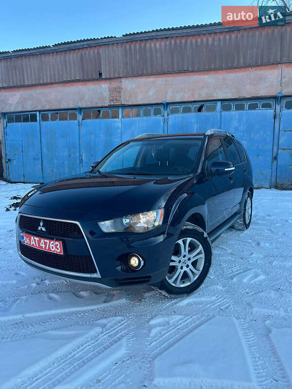 Позашляховик / Кросовер Mitsubishi Outlander 2010 в Києві