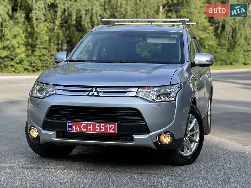 Внедорожник / Кроссовер Mitsubishi Outlander 2015 в Трускавце