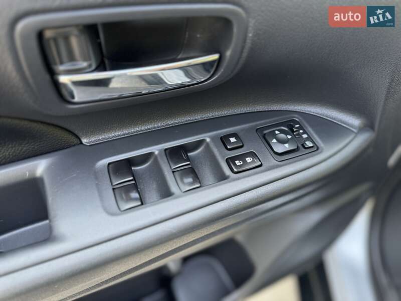 Внедорожник / Кроссовер Mitsubishi Outlander 2015 в Трускавце