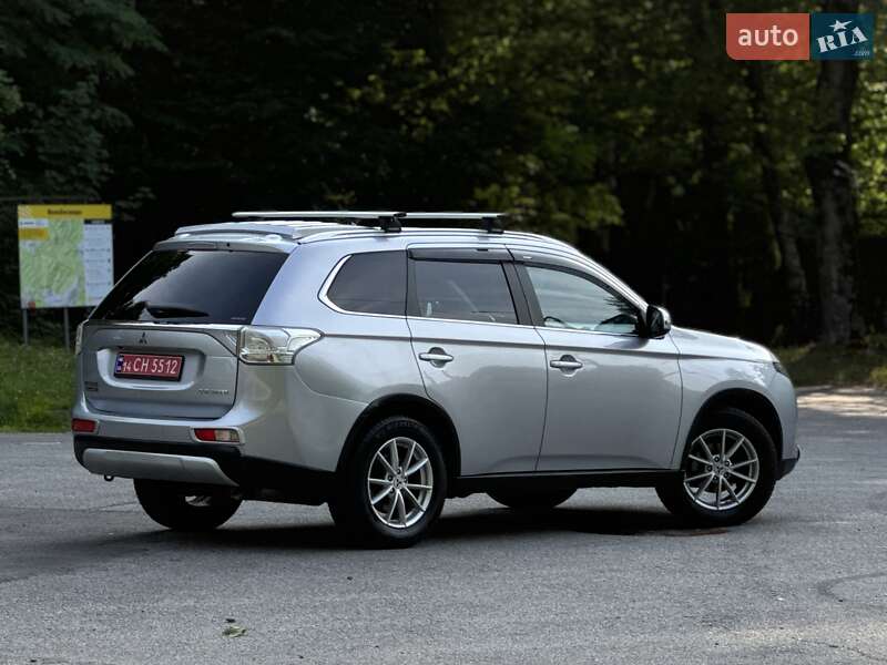 Внедорожник / Кроссовер Mitsubishi Outlander 2015 в Трускавце
