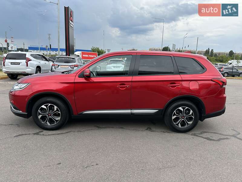 Внедорожник / Кроссовер Mitsubishi Outlander 2020 в Киеве