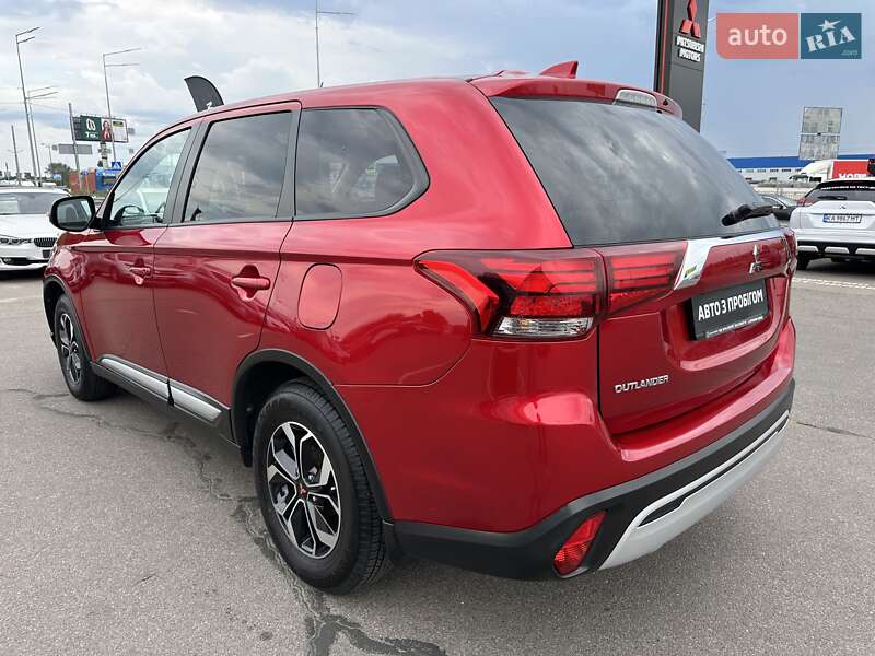 Внедорожник / Кроссовер Mitsubishi Outlander 2020 в Киеве